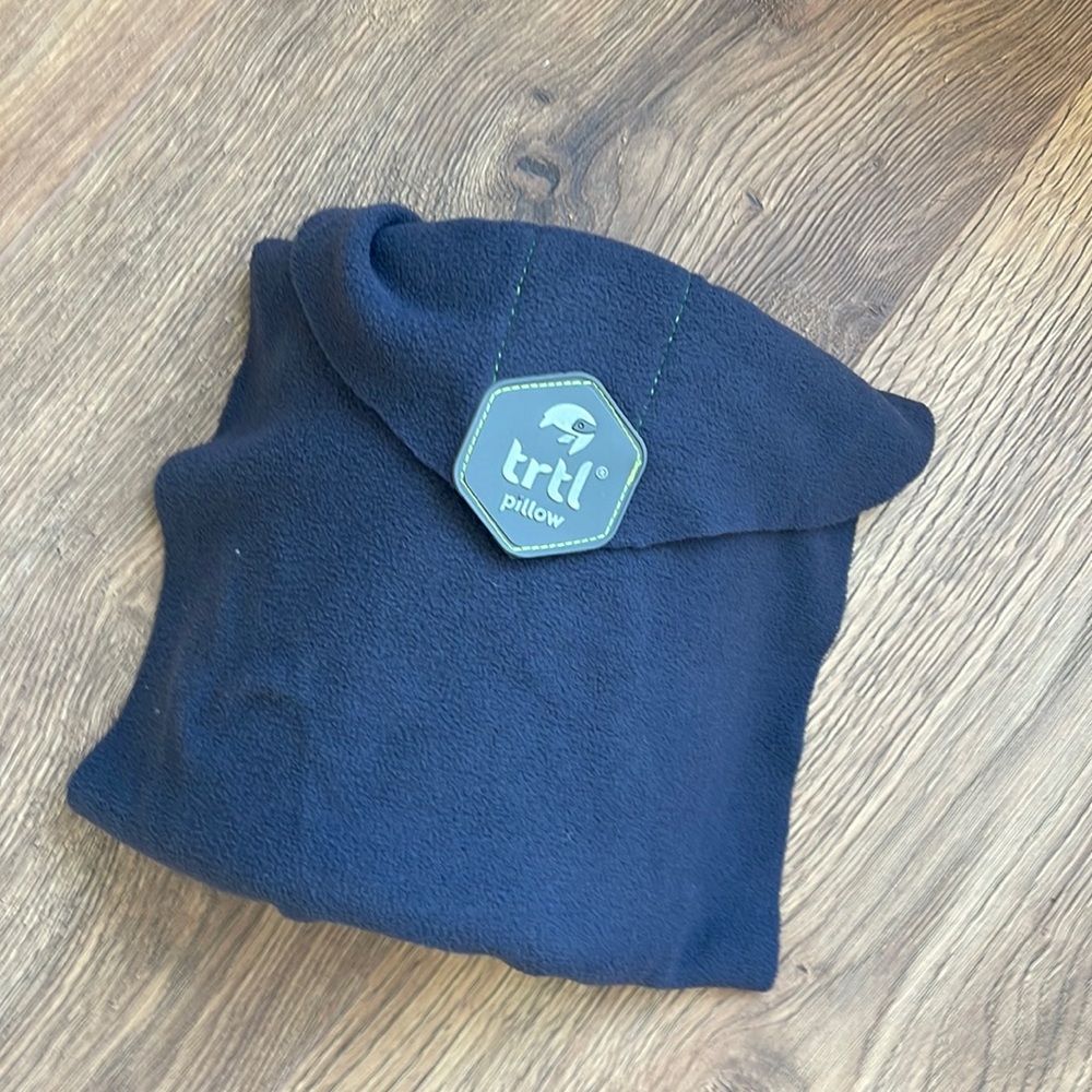 Trtl Neck Pillow Grey Fleece